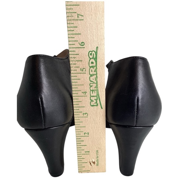 Giani Bernini Black T-Strap Heels. Size 11 - Picture 7 of 7